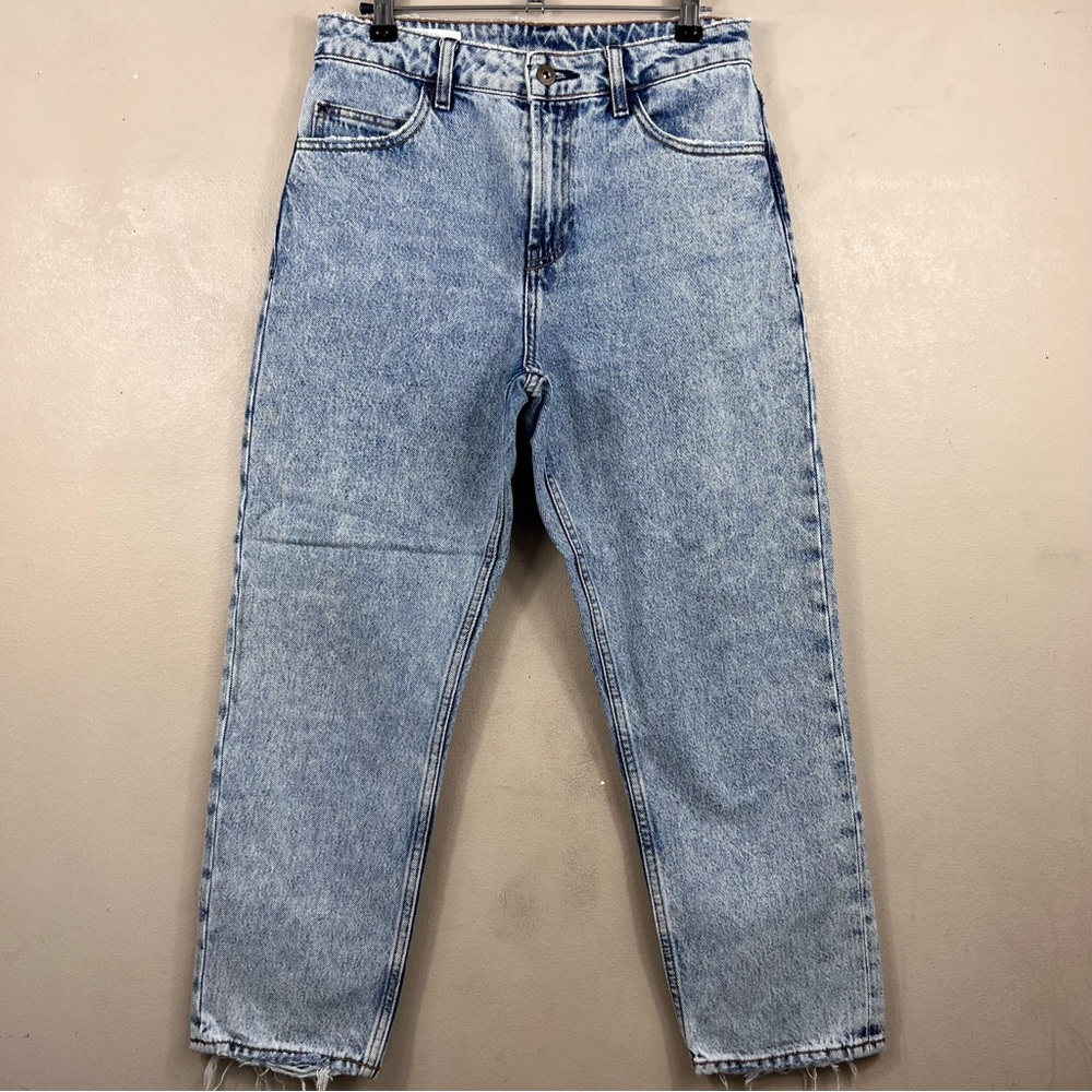 Women's Light Blue Straight-Leg Jeans - Classic Mid Rise